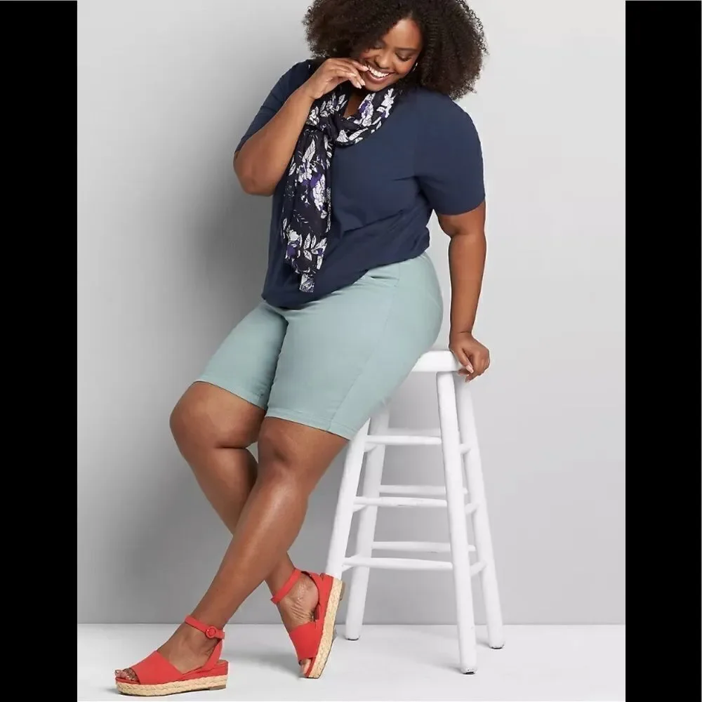 Lane Bryant curvy Slim Bermuda Short sz 26